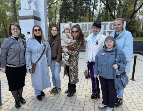 «Возложение цветов в честь героев» – день памяти